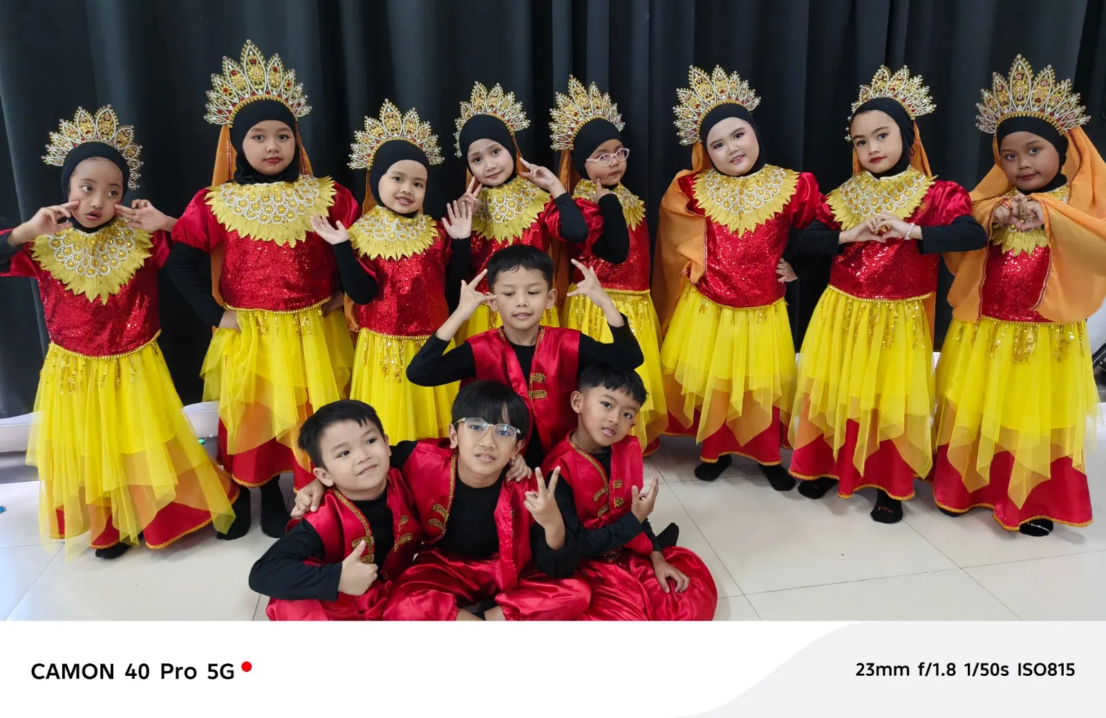 Pentas Seni Tari Kreasi Nusantara Berbusana Adat